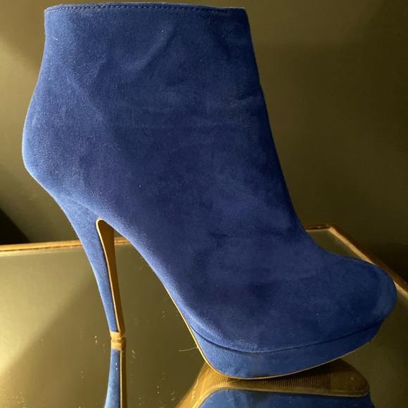 Electric blue suede bootie - Picture 2 of 2